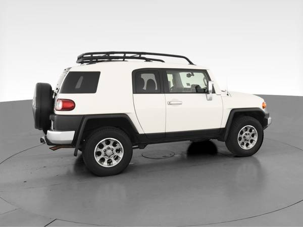 2013 Toyota FJ Cruiser Sport Utility 2D suv White - FINANCE ONLINE -... for sale in Knoxville, TN – photo 12