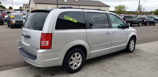 FAMILY TIME!! 2009 Chrysler Town & Country 4dr Wgn Touring for sale in Chesaning, MI – photo 5
