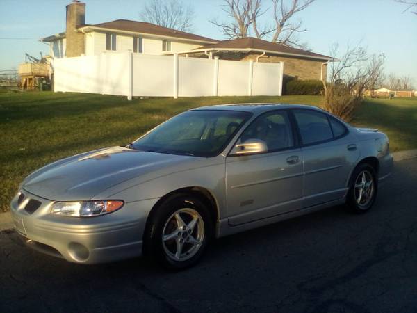 XXXXTRA NICE.... 00 PONTIAC GRANDPRIX - cars & trucks - by owner -... for sale in Englewood, OH – photo 3