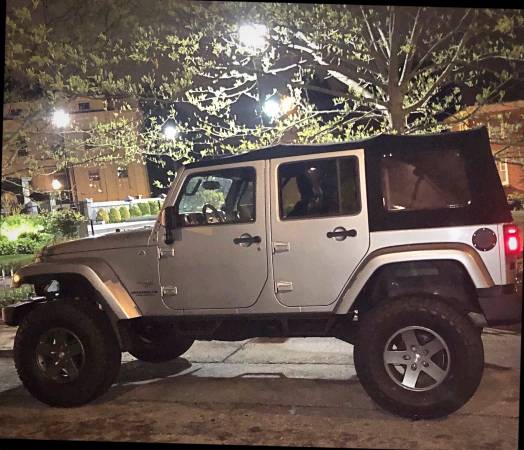 Jeep Wrangler unlimited - cars & trucks - by owner - vehicle... for sale in Newport, RI – photo 3