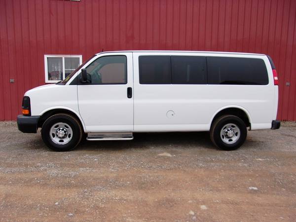 2015 Chevy Express 8 Pass, Custom Seating, Running Boards! SK WH2229 for sale in Millersburg, OH – photo 5