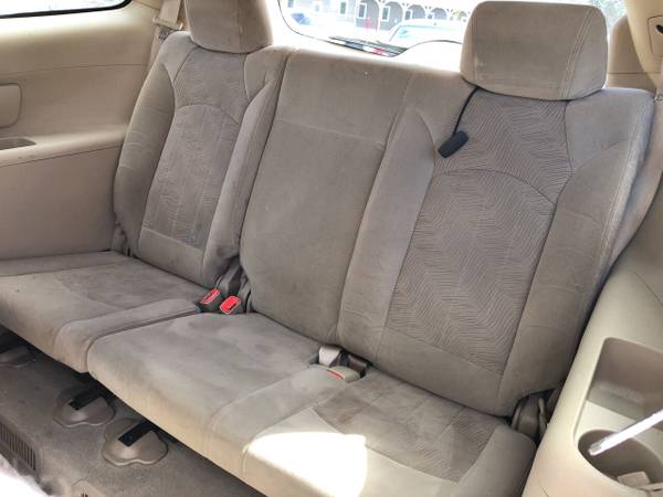 2008 Buick Enclave 3rd Row 4x4 CLEAN - - by dealer for sale in Derry, MA – photo 11