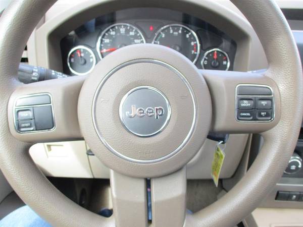 2012 Jeep Liberty Sport 4WD - - by dealer - vehicle for sale in Somersworth , NH – photo 19