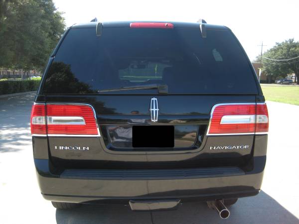 2008 Lincoln Navigator Drives Great - cars & trucks - by owner -... for sale in Lewisville, TX – photo 5