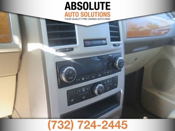 2008 Chrysler Town Country Limited 4dr Mini Van - - by for sale in Hamilton, NJ – photo 15