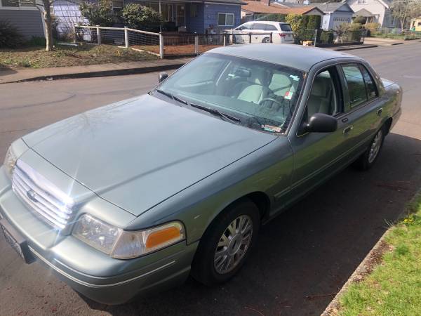 2005 Crown Victoria (Low Miles - Clean Title) - - by for sale in Roseburg, OR – photo 4