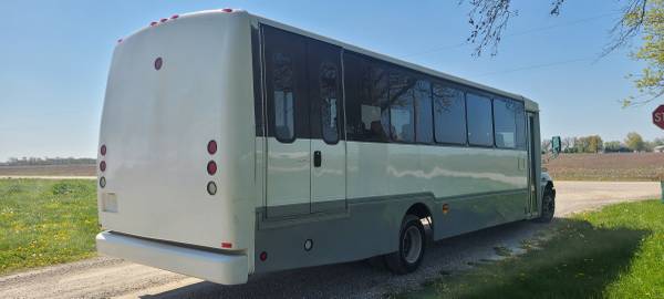 2013 International 32 Pass Shuttle Bus/Coach for sale in Saint Charles, IA – photo 5