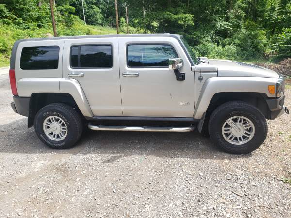 Hummer h3 suv truck 2008 - cars & trucks - by owner - vehicle... for sale in Pittsburgh, PA – photo 3