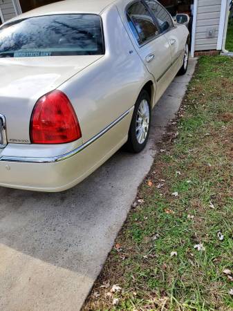 2003 LINCOLN TOWN CAR CARTIER - cars & trucks - by owner - vehicle... for sale in Charlotte, NC – photo 3