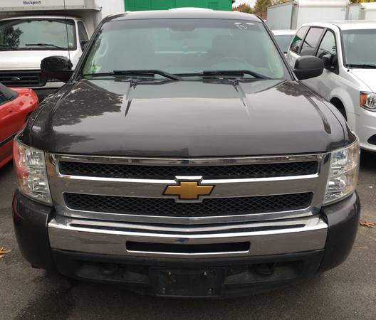 2011 CHEVY SILVERADO 1500 LT CREW CAB 4X4 WORK TRUCK RUNS GREAT... for sale in Enfield, MA – photo 2