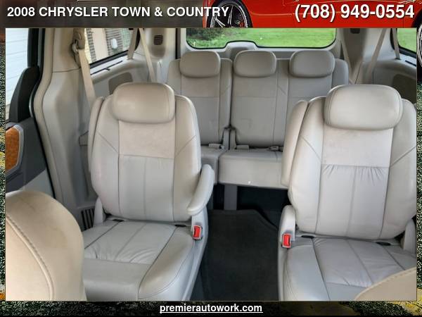 2008 CHRYSLER TOWN & COUNTRY LIMITED - - by dealer for sale in Alsip, IL – photo 18