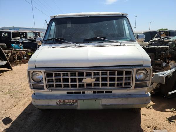 COOL! Chevy Short Van with Auto Opening Door and Wheelchair Lift! for sale in El Paso, TX – photo 4