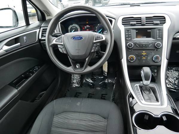 2016 Ford Fusion SE - cars & trucks - by dealer - vehicle automotive... for sale in Cambridge, MN – photo 17