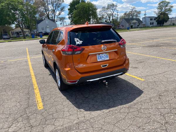 2017 Nissan Rogue - - by dealer - vehicle automotive for sale in Highland Park, MI – photo 4