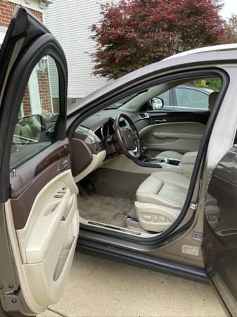 2011 Cadillac SRX Premium for sale in Pittsburgh, PA – photo 9