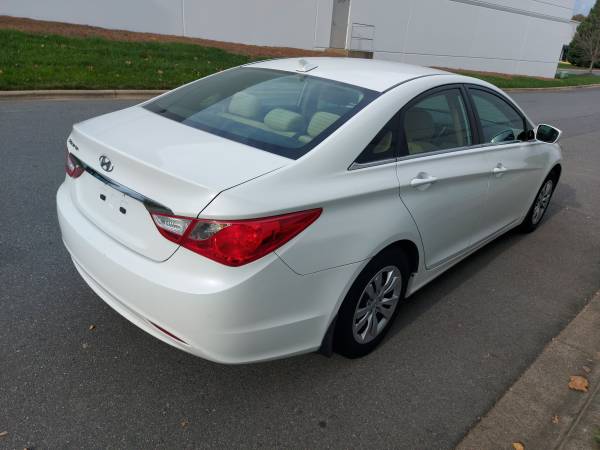 2011 hyundai sonata - cars & trucks - by owner - vehicle automotive... for sale in Charlotte, NC – photo 5