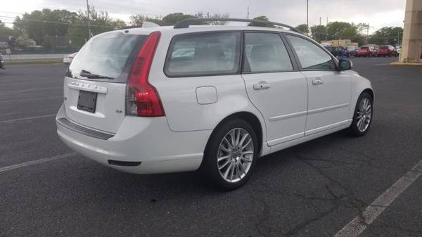 2010 Volvo V50, Station Wagon, Clean Title, One Owner, No Accidents for sale in Port Monmouth, NJ – photo 5