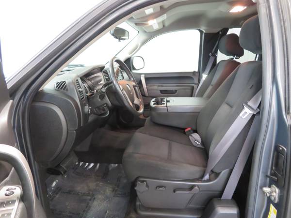 2011 Chevy Silverado LT Ext. Cab New Tires Remote Start - Warranty for sale in Wayland, MI – photo 6