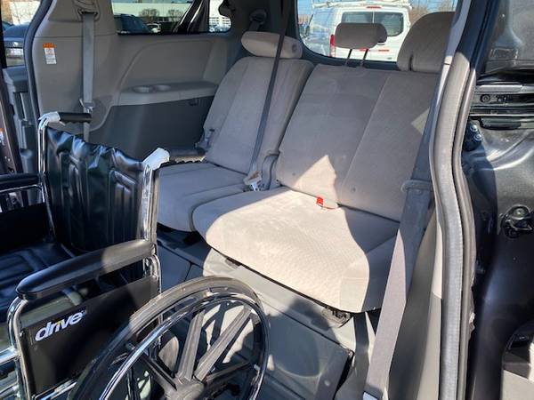 2016 Toyota Sienna LE Mobility van wheelchair handicap accessible for sale in skokie, IN – photo 7