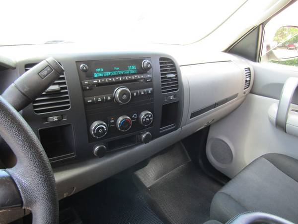 2008 Chevrolet Silverado SHARP WITH WARRANTY 4X4 for sale in Garden city, GA – photo 3
