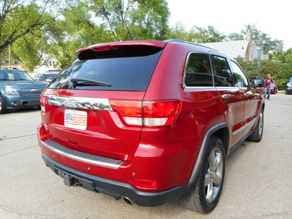 ★★★ 2011 Jeep Grand Cherokee Overland 4x4 / Loaded! ★★★ - cars &... for sale in Grand Forks, ND – photo 6