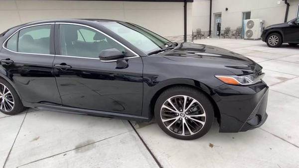 2019 Toyota Camry SE - cars & trucks - by dealer - vehicle... for sale in Commack, NY – photo 4