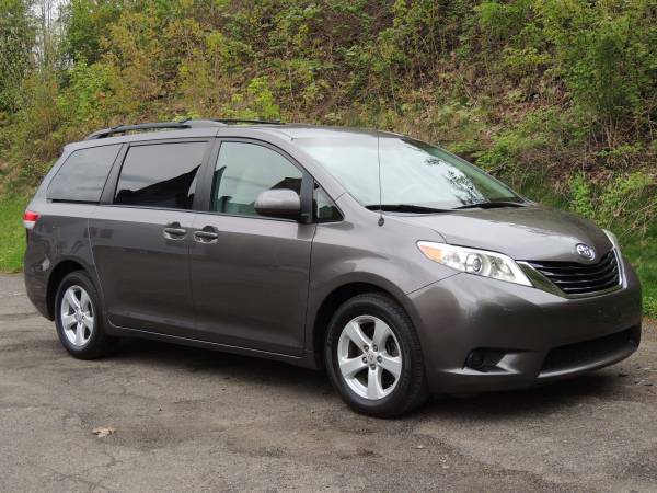 2011 Toyota Sienna LE 8-Passenger Dependable Quality Van Back for sale in binghamton, NY – photo 9