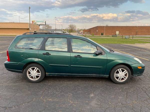 2001 Ford Focus Wagon SE - - by dealer - vehicle for sale in Columbus, OH – photo 5