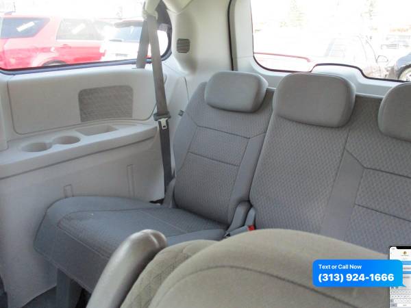 2008 Chrysler Town and Country Touring/Signature - BEST CASH PRICES for sale in Detroit, MI – photo 6