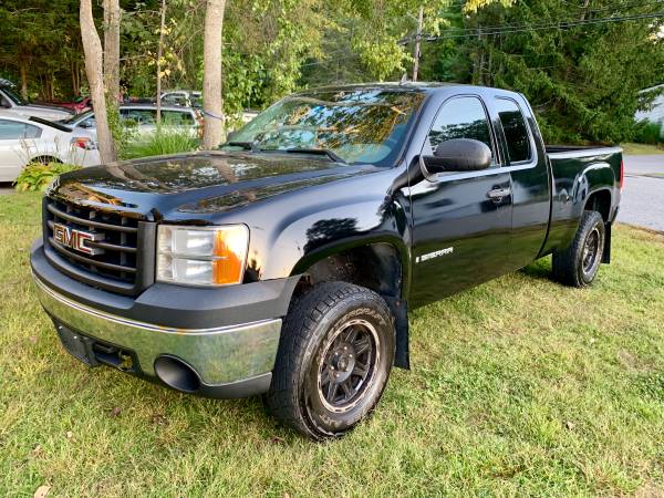 08 GMC Sierra 4x4 Extended Cab Pickup Truck *127k Miles* CLEAN for sale in Mystic, MA – photo 4