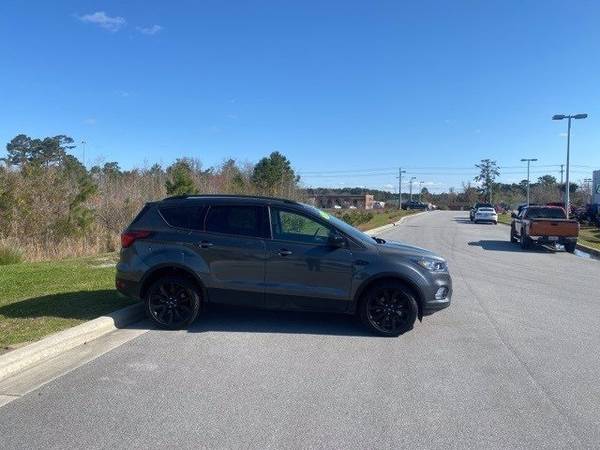 2019 Ford Escape SE suv Gray - - by dealer - vehicle for sale in Salisbury, NC – photo 9