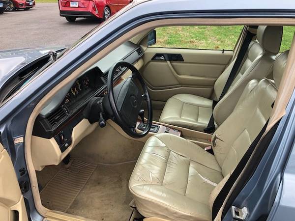 Classic Mercedes-Benz 300E - cars & trucks - by owner - vehicle... for sale in Woodbury, CT – photo 7