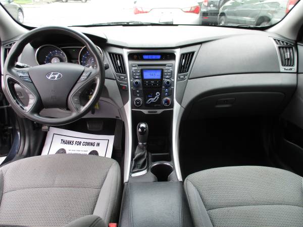 2011 HYUNDAI SONATA 4 CYLINDER TRADE-IN SPECIAL! - cars & trucks -... for sale in North Providence, RI – photo 15