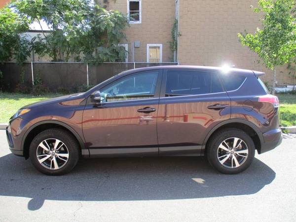 2018 Toyota RAV4 XLE for sale in Highland Park, NY – photo 2