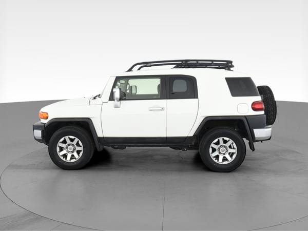 2014 Toyota FJ Cruiser Sport Utility 2D suv White - FINANCE ONLINE -... for sale in Syracuse, NY – photo 5