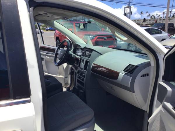 2010 Chrysler Town & Country 4dr Wgn Touring - - by for sale in Kahului, HI – photo 15