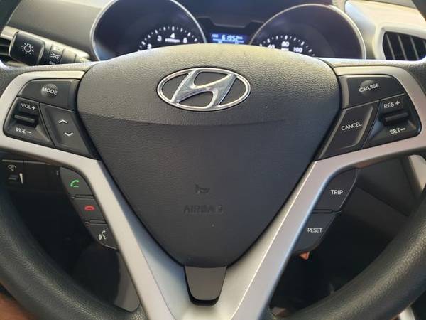 * * * 2015 Hyundai Veloster Coupe 3D * * * - cars & trucks - by... for sale in Saint George, UT – photo 14