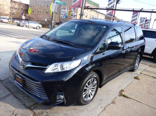 2020 Toyota Sienna XLE - Call or TEXT! Financing Available! - cars &... for sale in Chicago, IL – photo 3