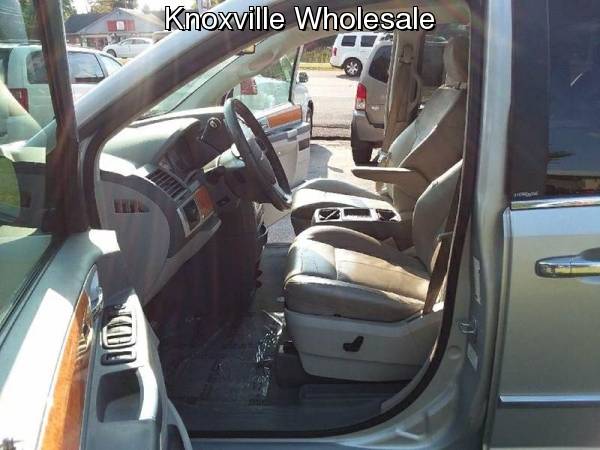 2008 Chrysler Town and Country Limited 4dr Mini Van for sale in Knoxville, TN – photo 7