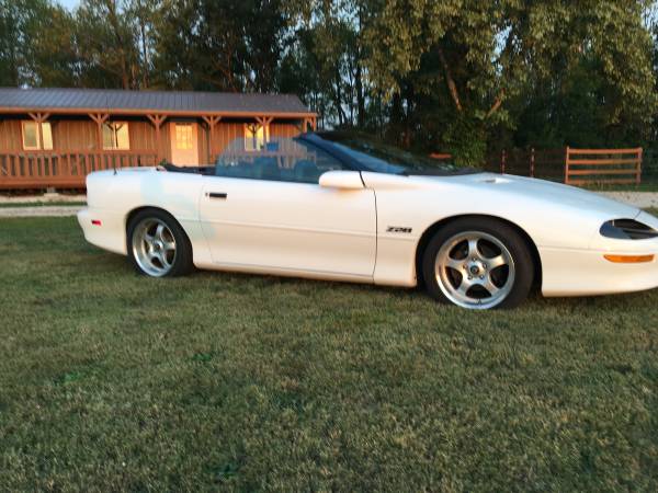 1995 Chevrolet Camaro z28 convertible - cars & trucks - by owner -... for sale in Springfield, IL – photo 2