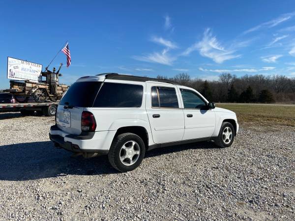 2006 Chevrolet TrailBlazer EXT RWD - - by dealer for sale in New Bloomfield, MO – photo 4
