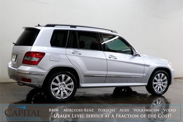 Sporty Style! 2012 Mercedes GLK350 4MATIC w/Nav & BIG Panoramic for sale in Eau Claire, WI – photo 4