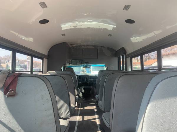 2005 Chevrolet Express Short Bus 15 Passenger - cars & for sale in Grand Forks, ND – photo 10