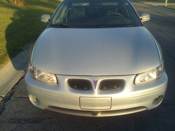 XXXXTRA NICE.... 00 PONTIAC GRANDPRIX - cars & trucks - by owner -... for sale in Englewood, OH – photo 2