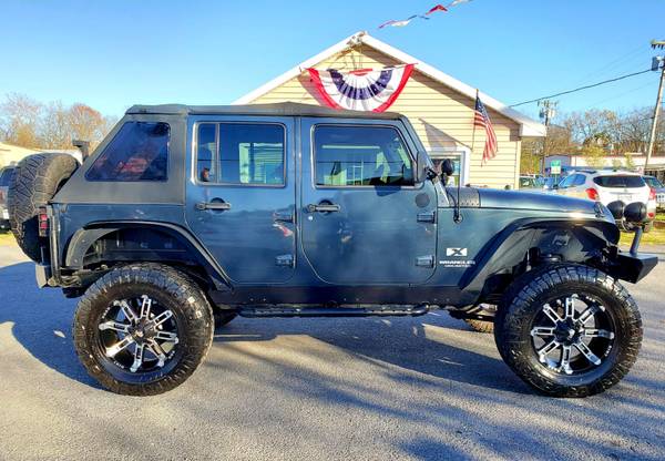 2007 Jeep Wranlger Unl 4D Lifted 6Speed Manual 4x4 123K + Many... for sale in Harrisonburg, VA – photo 2