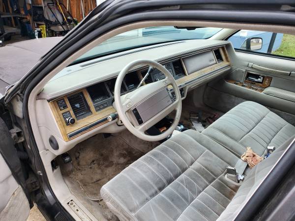 1991 Lincoln Town Car - cars & trucks - by owner - vehicle... for sale in Portage, IL – photo 6