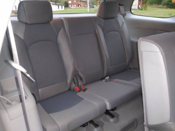 2007 Saturn Outlook XE AWD for sale in Windsor, ME – photo 17