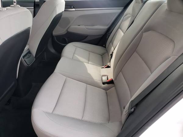 2017 Hyundai Elantra SE SKU: HH208431 Sedan - - by for sale in Arlington, TX – photo 16