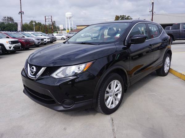 2018 Nissan Rogue Sport S FWD - cars & trucks - by dealer - vehicle... for sale in Plaquemine, LA – photo 3