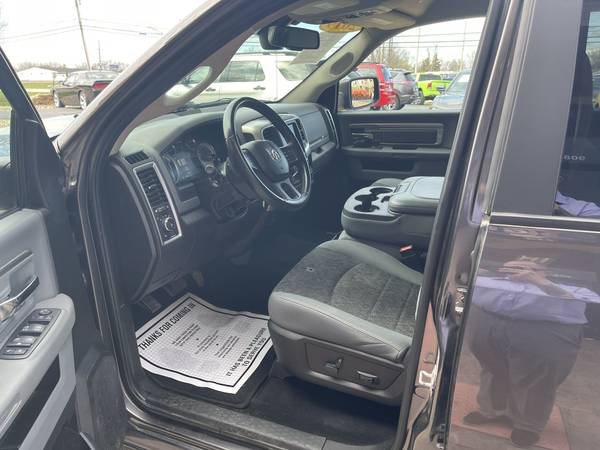 2019 RAM 1500 CREW CAB SLT 4x4 5 7L HEMI CLEAN CARFAX - cars & for sale in O Fallon, MO – photo 10